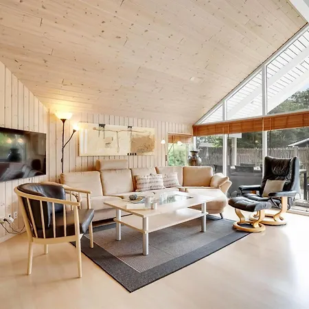 Gudlaug - 1km From The Sea By Interhome *