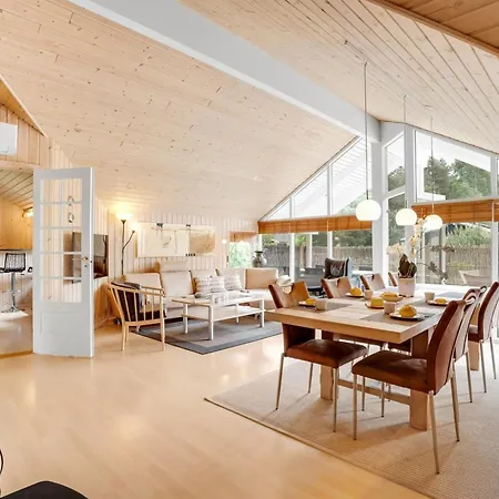 Gudlaug - 1km From The Sea By Interhome *